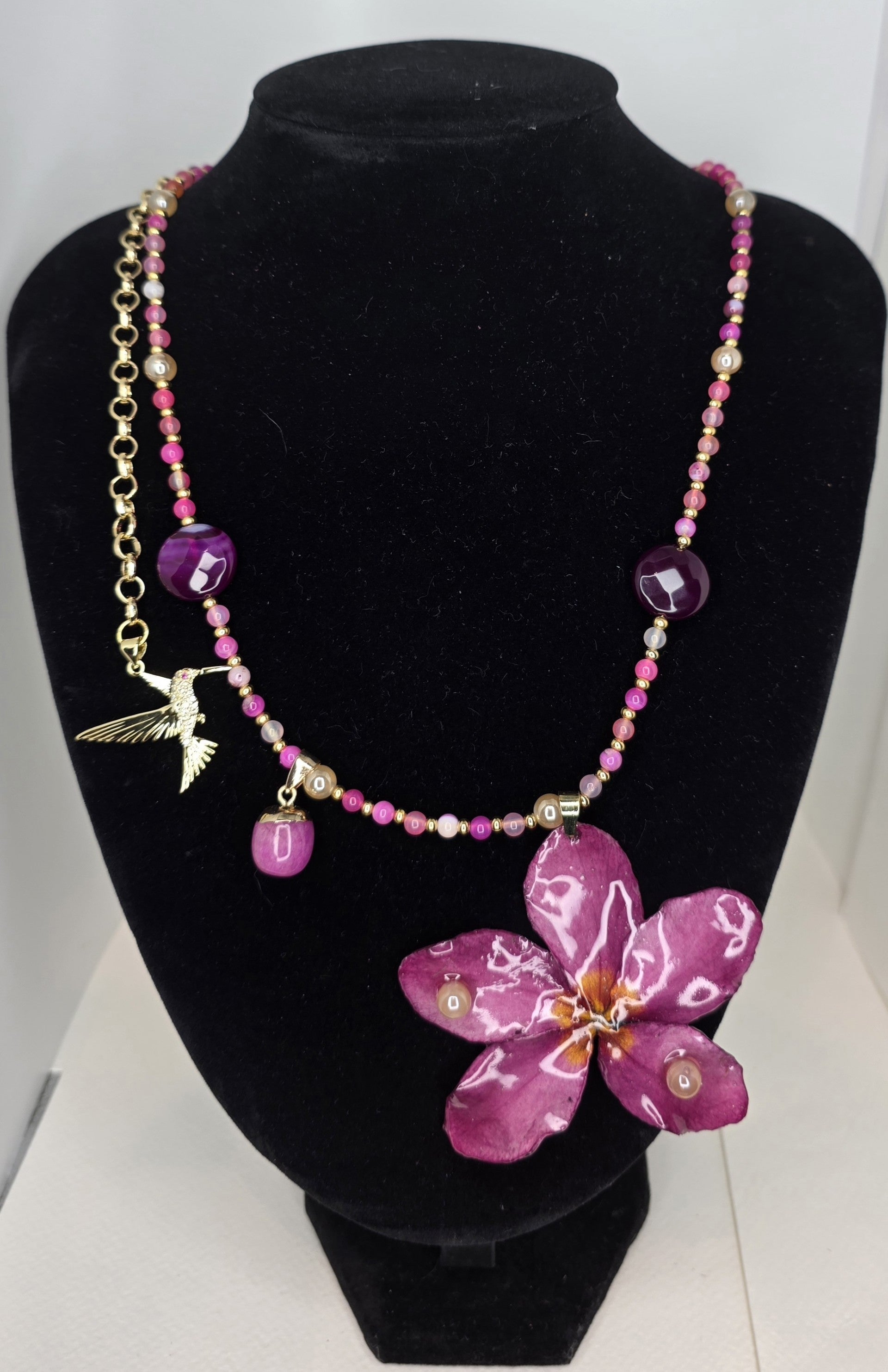 Plumeria con Ágata & Picaflor